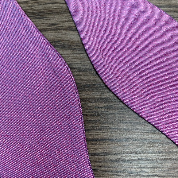 Robert Talbott Best of Class NWT Purple Bowtie - Picture 2 of 3